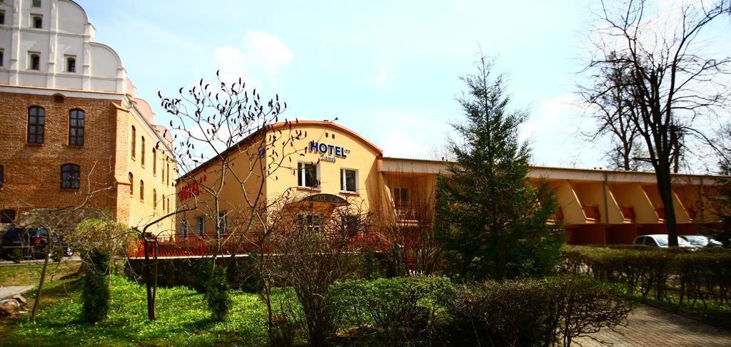 Hotel Zamek غيجيتسكو المظهر الخارجي الصورة