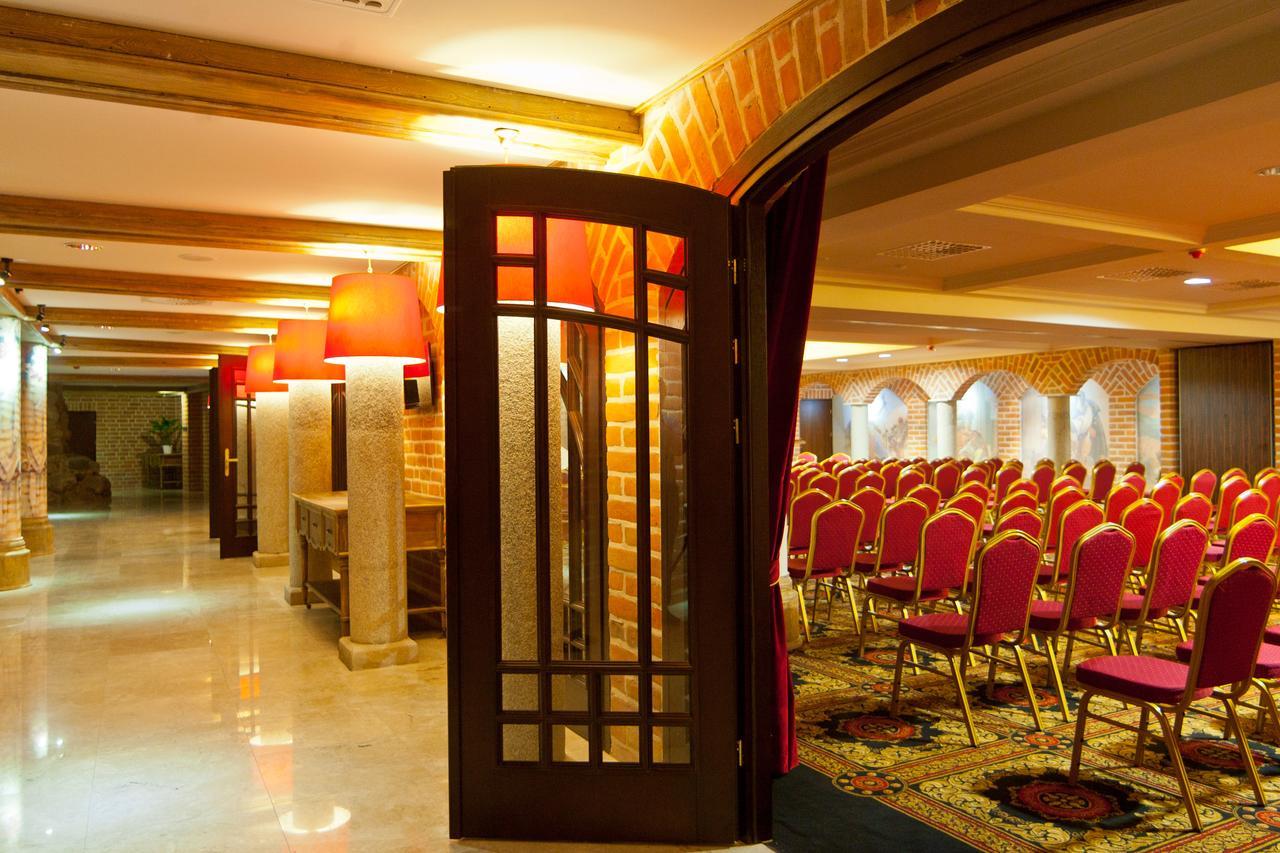 Hotel Zamek غيجيتسكو المظهر الخارجي الصورة
